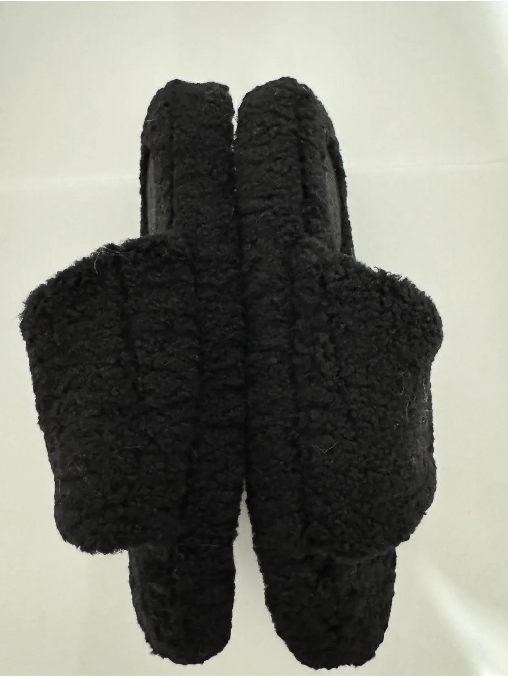 NWOT Cat & Jack Black Fuzzy Slide Slippers